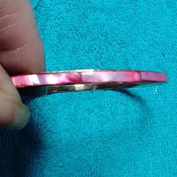 Pink Mother of Pearl and Gold Brass Bangle Bracelet vintage - Picture 1 of 5